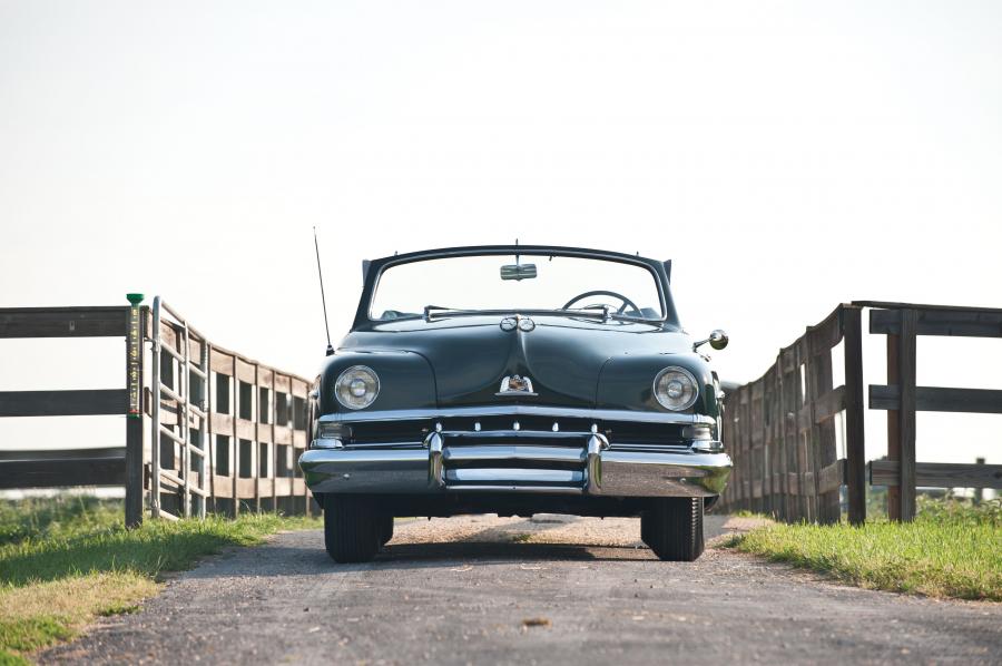  Lincoln Cosmopolitan Convertible 1951 года  (фото 34 из 39)